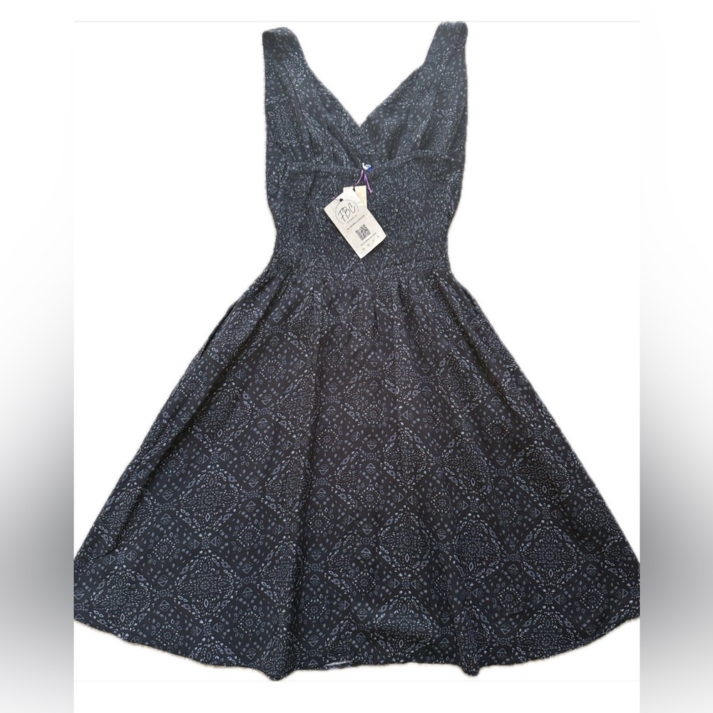 Organic Viscose Smocked Waist & Back Black Patterned Dress with Pockets Fits S/M - Picture 15 of 16